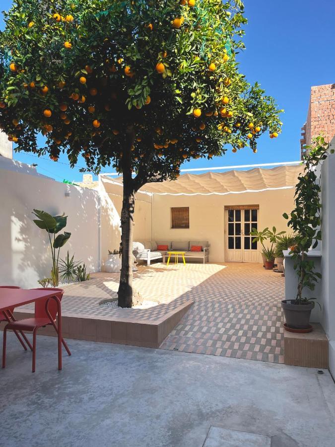 Design & Art, Patio With Orange Tree, Near Seville Carrion de Los Cespedes Zewnętrze zdjęcie